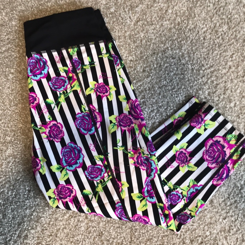 Betsey Johnson workout leggings | yoga | 3/4